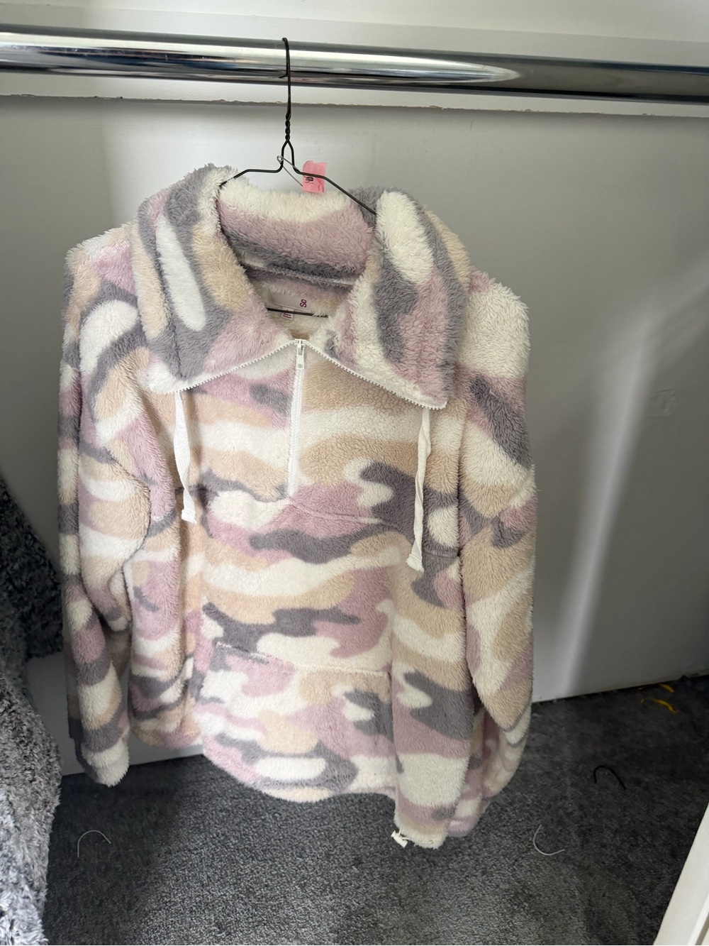 So Clothing Women’s 1/4 Zip pull over Fleece white camo Size Large